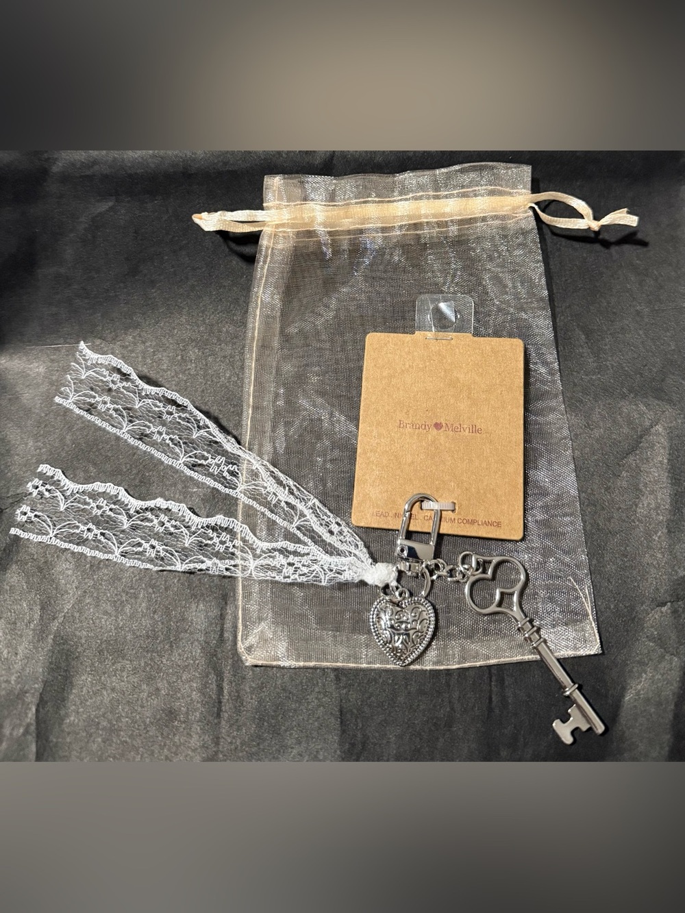NWT | Brandy Melville | Heart Keychain || 🩶🗝️